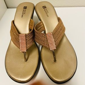 White Mountain sandals